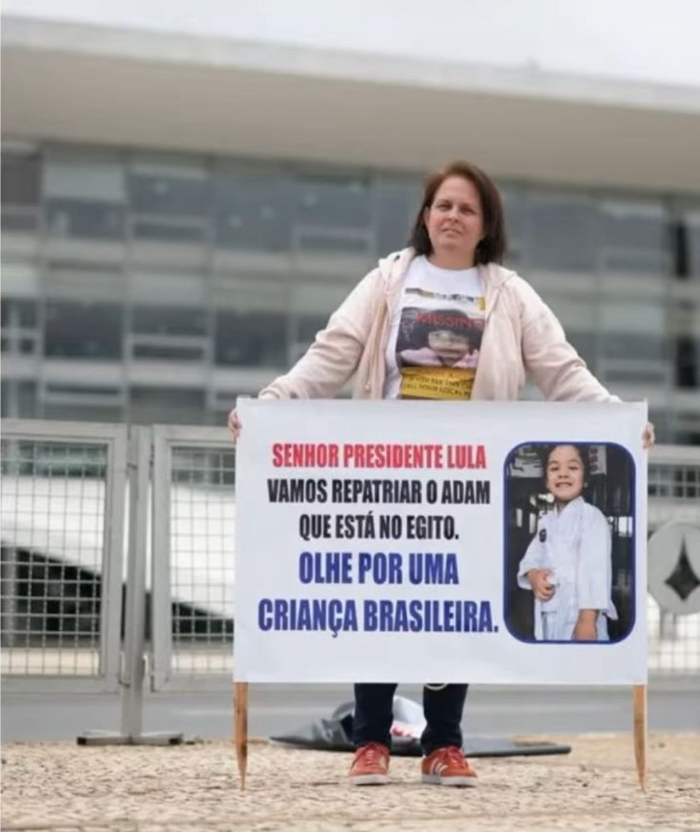 Karin Aranha luta para rever o filho, que foi levado ao Egito escondido — Foto: Arquivo pessoal