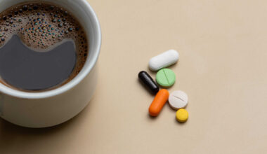 Misturar café e antibióticos pode ser uma má ideia, revela estudo