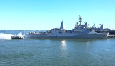 EUA divulga primeiras imagens de navios rumo à costa da Venezuela