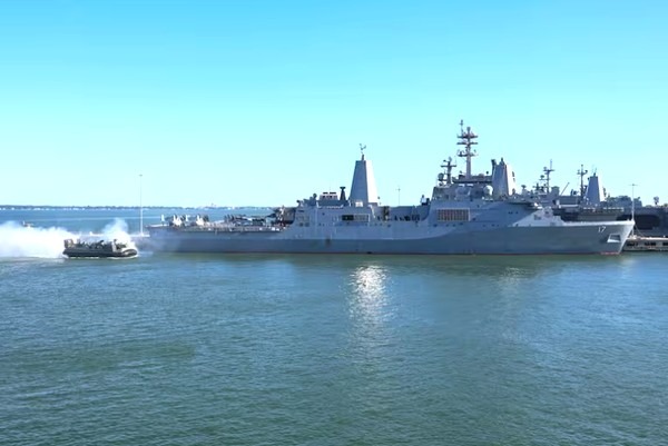 EUA divulga primeiras imagens de navios rumo à costa da Venezuela
