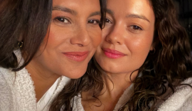 Dira Paes e Sophie Charlotte posam nos bastidores de 'Três Graças'