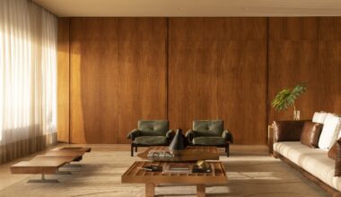 Casa com travertino e peças de Niemeyer surpreende em SP | Casas