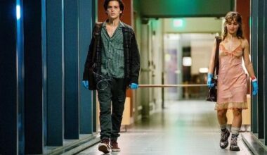 Cole Sprouse e Haley Lu Richardson em