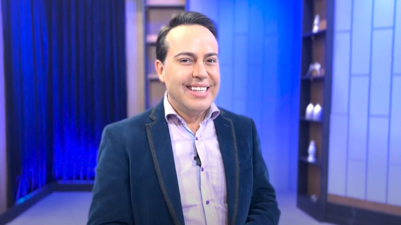 Com "pegada Silvio Santos", Rinaldi Faria conquista mais poder no SBT e agrada Daniela Beyruti