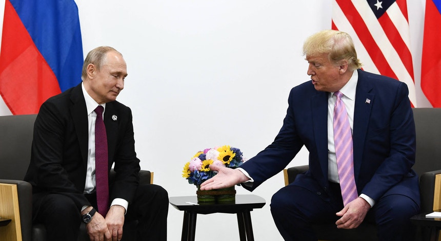Trump quer reunir-se com Putin e Zelensky para encontrar solução para a guerra na Ucrânia