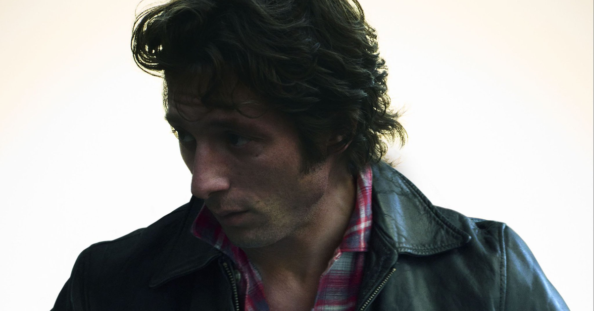 Biopic com Jeremy Allen White ganha trailer