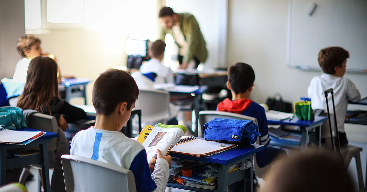 Quase 19 Mil Docentes Colocados a Um Mês do Ano Letivo