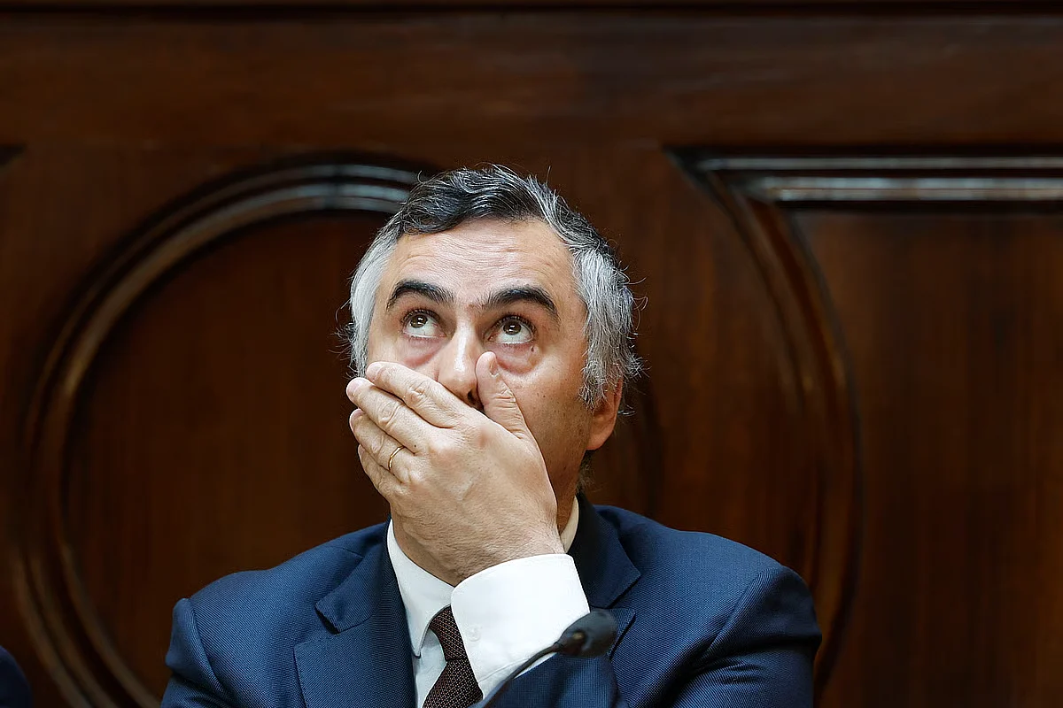 Governo Sob Pressão por Explicações