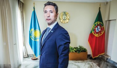 Jean Galiev: “Renunciámos voluntariamente ao quarto maior arsenal nuclear do mundo” - Diário de Notícias