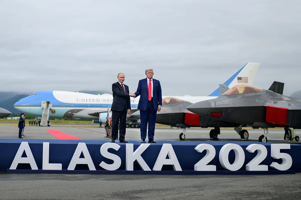 Cimeira no Alasca. Putin e Trump já chegaram para cimeira, mas não estarão sozinhos no encontro