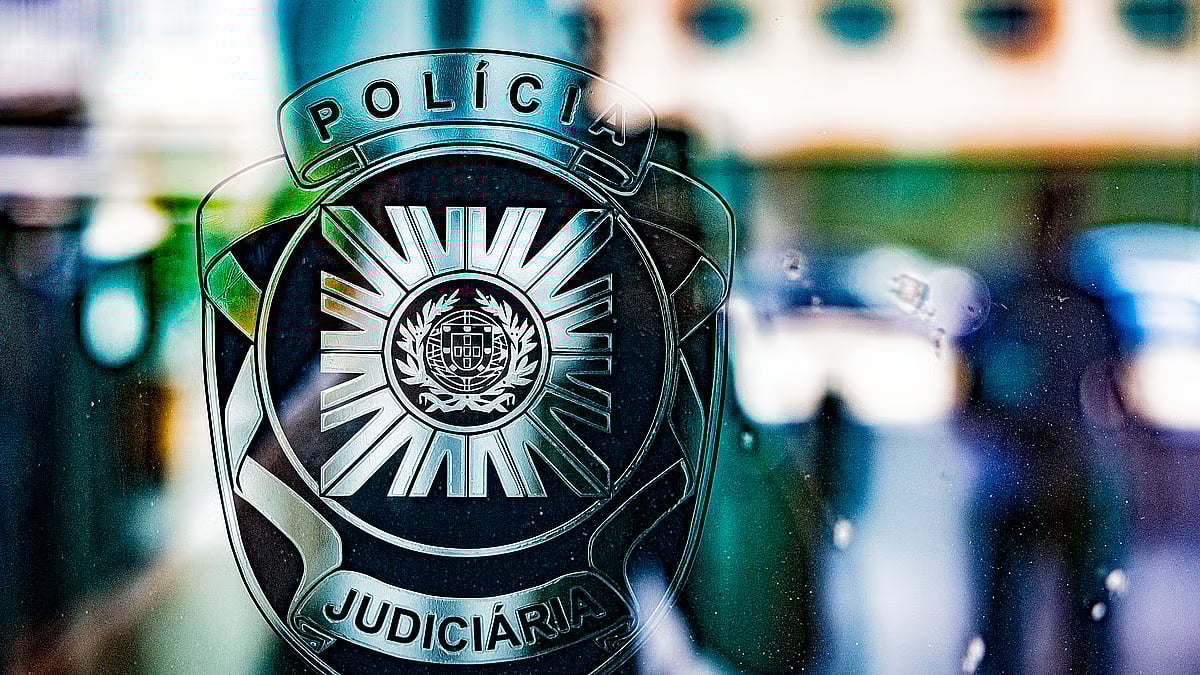 Jovem de 17 anos detido por suspeita de violação de uma menor em Barcelos. Estavam ambos de férias em Portugal