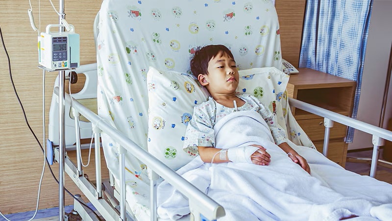Crianças vulneráveis e de grupos minoritários recebem mais antibióticos para pneumonia