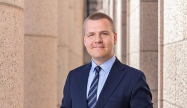 Deputado finlandês de 30 anos encontrado morto no Parlamento de Helsínquia