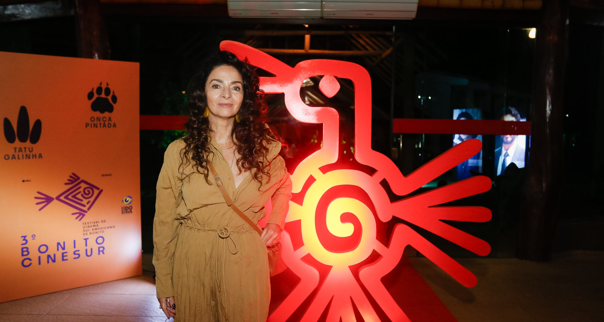 'Não estamos velhas aos 60 anos', avisa Claudia Ohana