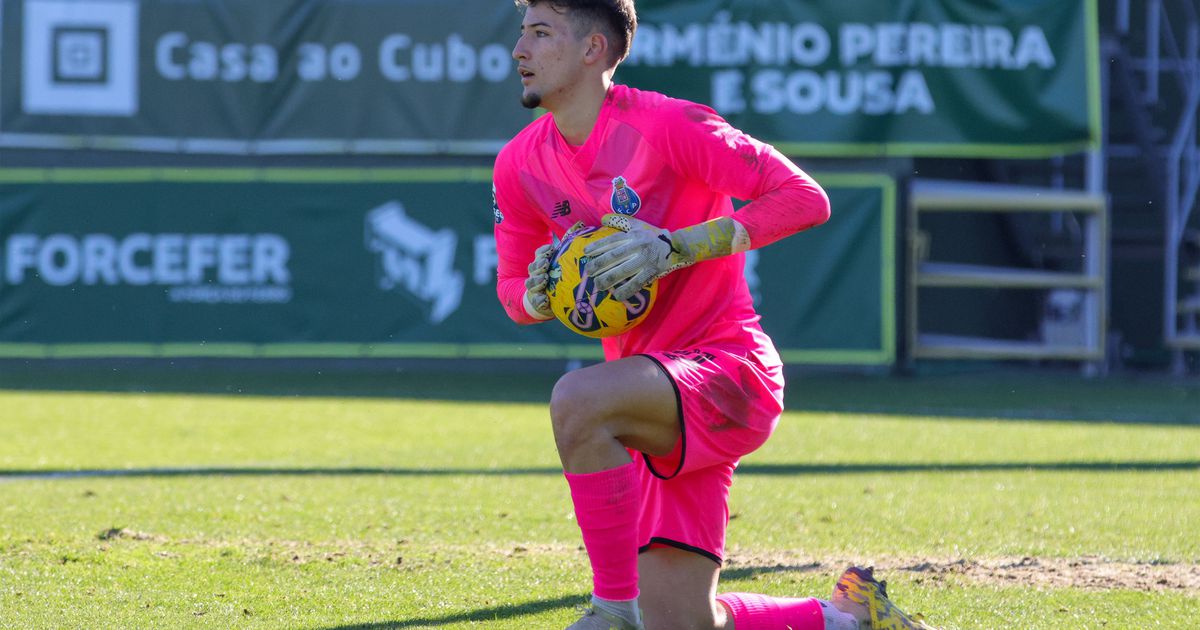 Gonçalo Ribeiro, guarda-redes do FC Porto, muda de empresa de representação