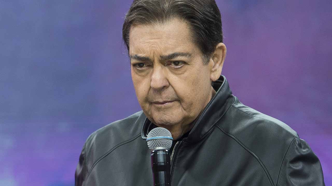 Como está Faustão? Apresentador é internado com infecção na perna