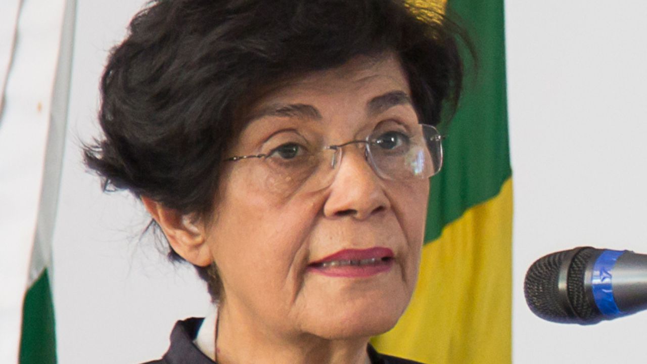 Em obra inédita, Marilena Chauí apresenta a filosofia como um modo de vida