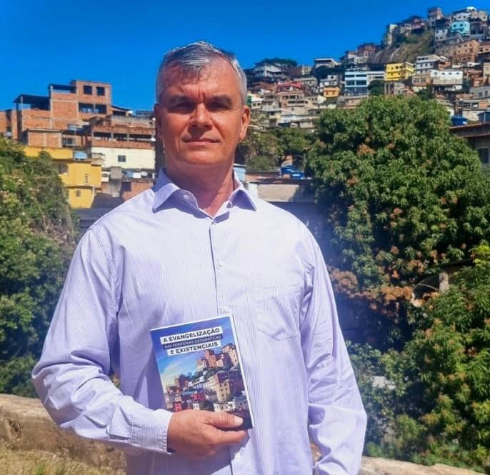 Livro de Pe. Kelder traz homilias que ligam fé e periferia