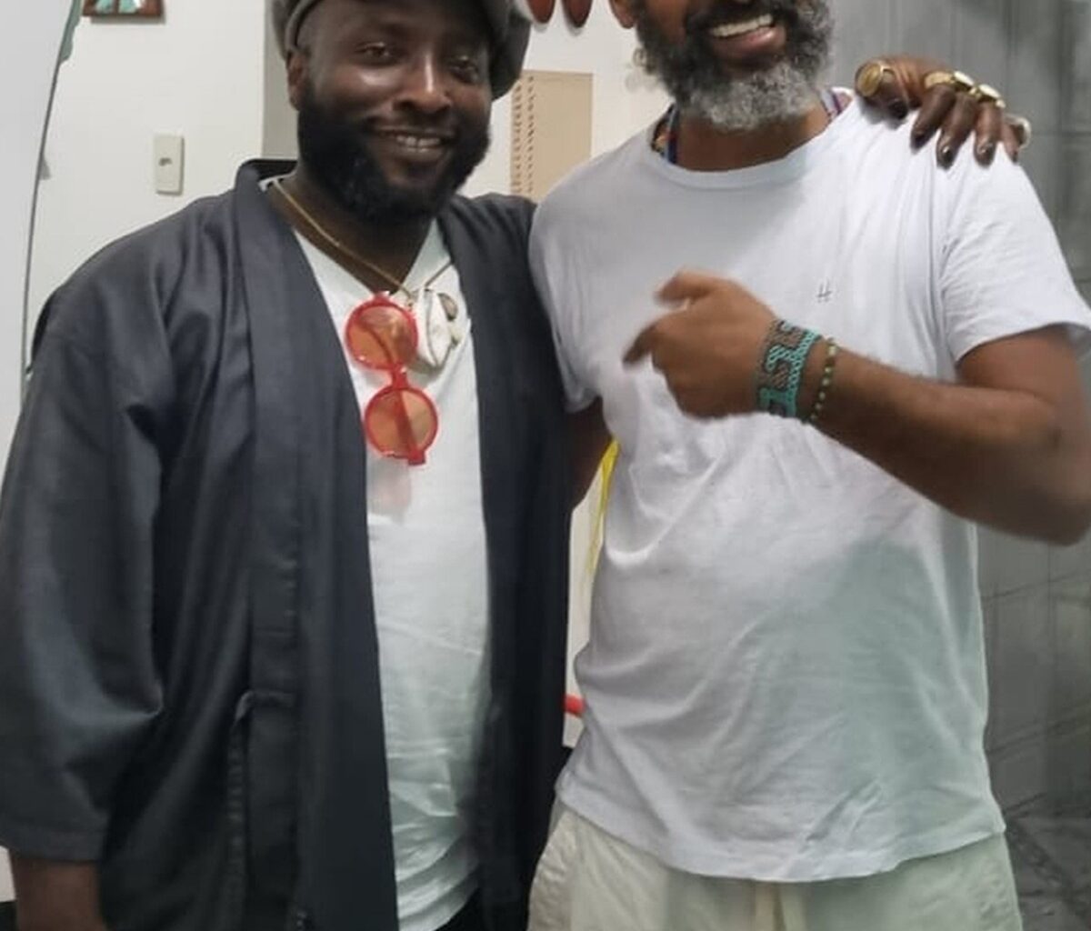 Ignorado por galerias, artista baiano que acampou na rua agora está na Bienal de São Paulo | Eu &