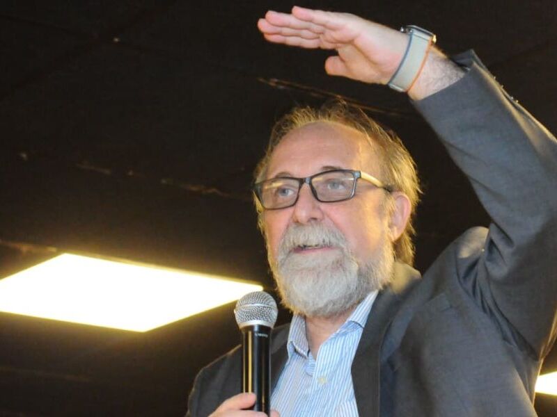 "Caminhamos para criar milhões de zumbis digitais", diz Miguel Nicolelis sobre impacto da IA