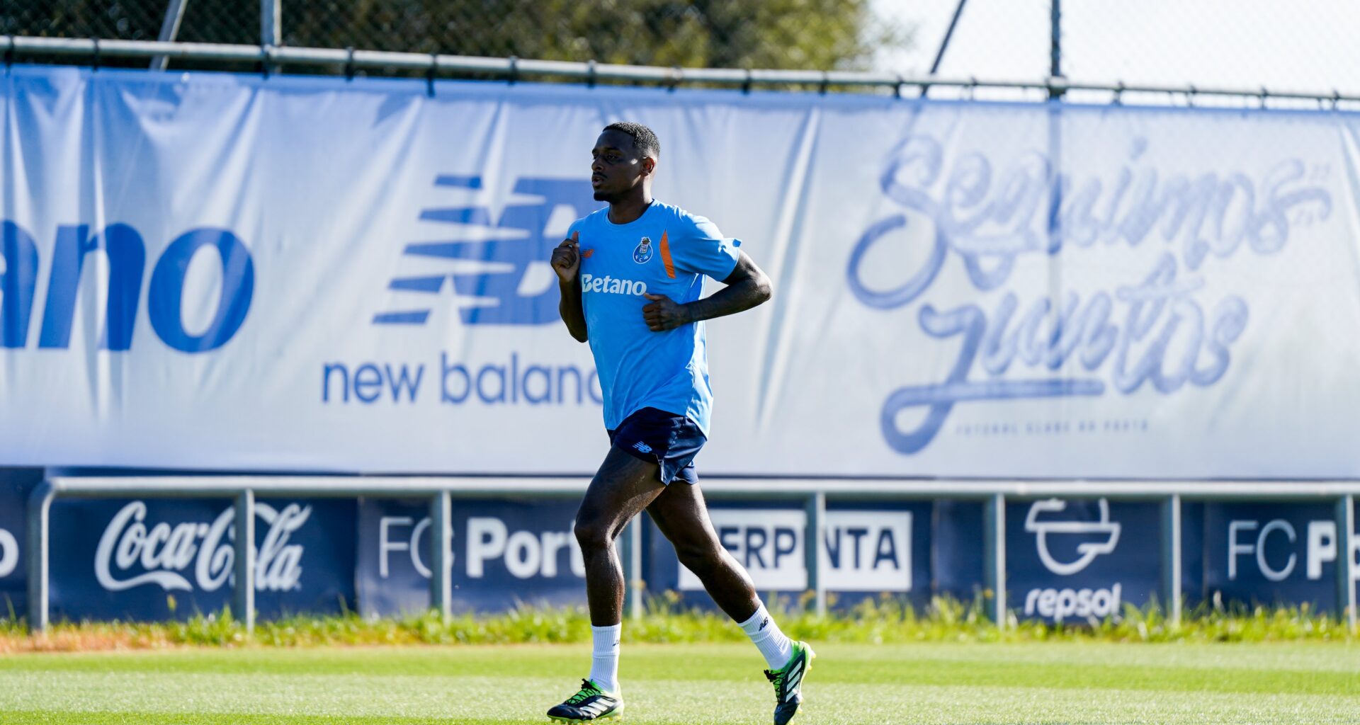 Treino do FC Porto: Pablo Rosario em estreia e há novidades sobre Samu