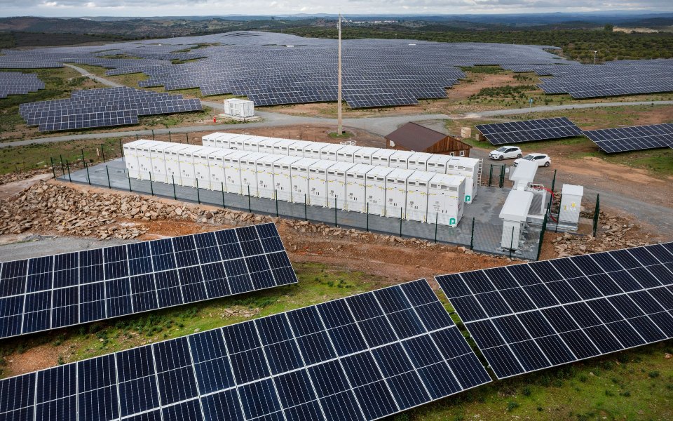Galp inicia construção de cinco projetos para armazenar energia com capacidade de 74 MW