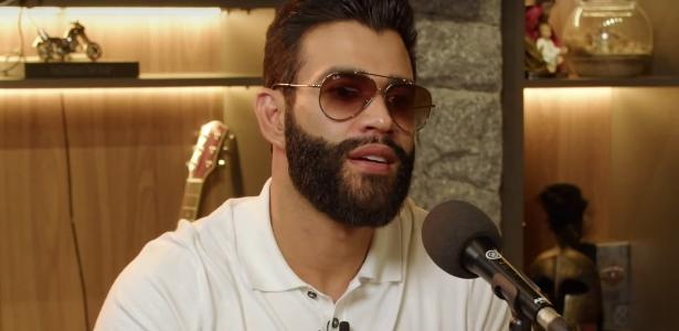 Gusttavo Lima durante conversa no canal de André Piunti