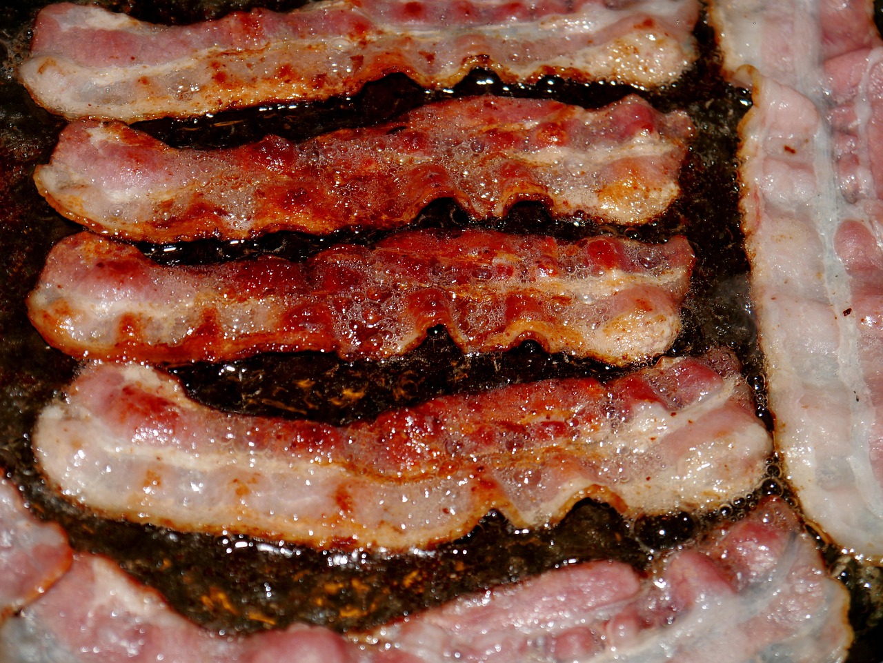 Estudo revela que o verdadeiro risco ao coração está no bacon
