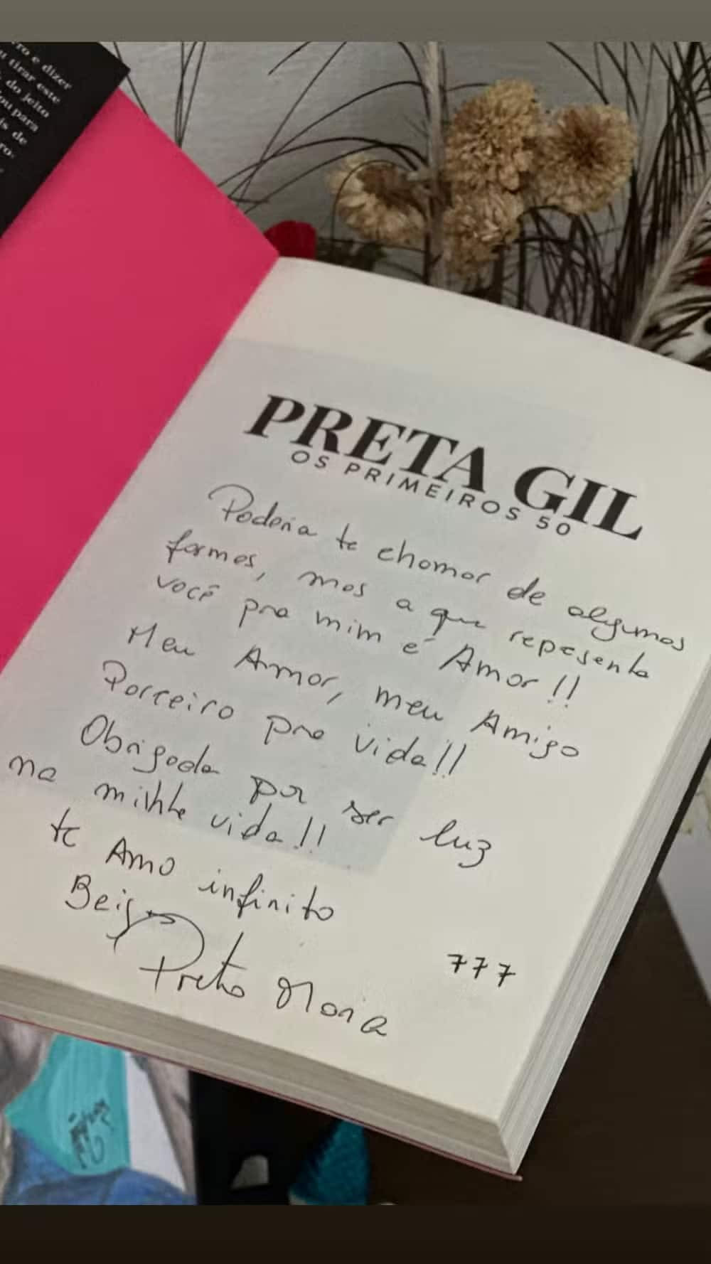 Dedicatória de Preta Gil para O Kannalha em livro