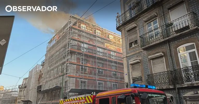 Extinto incêndio em prédio da freguesia da Estrela – Observador