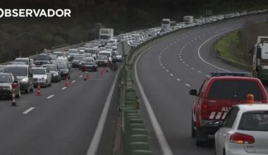 Acidente na A1 faz três feridos e condiciona trânsito – Observador