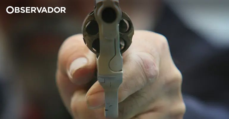 Jovem de 18 anos foi baleado nas festas do Barreiro – Observador