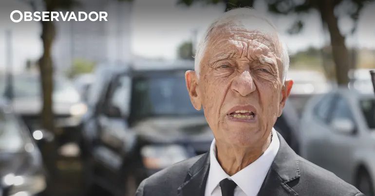 Marcelo, no velório de bombeiro, diz que "respeitou regras" – Observador