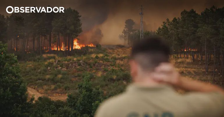 Como 100 pessoas escaparam ao fogo numa igreja – Observador