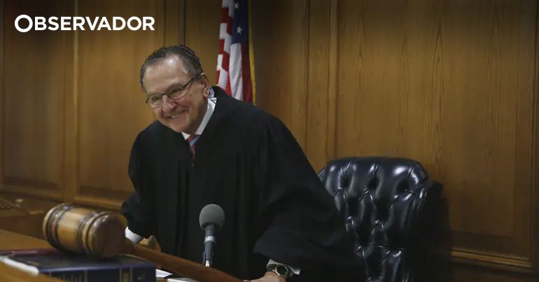 Morreu Frank Caprio, juiz famoso na internet – Observador