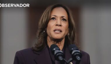 "Sistema quebrado". Kamala Harris afasta-se da política – Observador