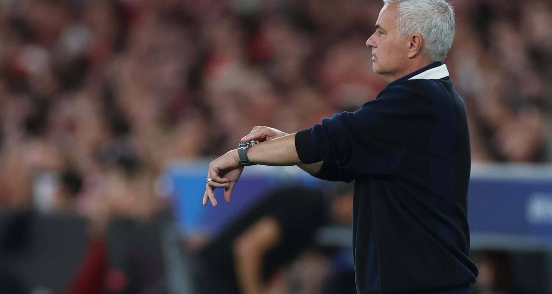 "Vou para casa ver o Sporting-FC Porto e jantar com a família", diz Mourinho