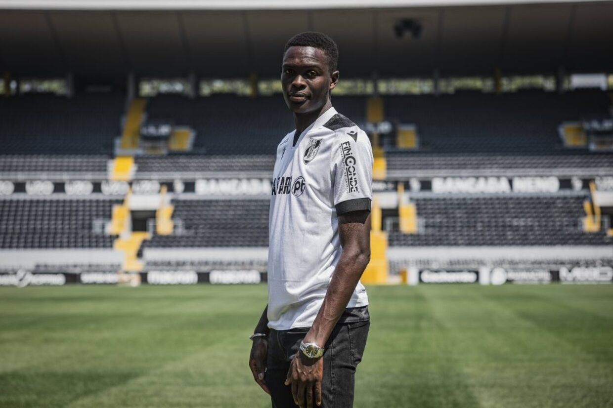 Vitória SC oficializa contratação de avançado - zerozero.pt
