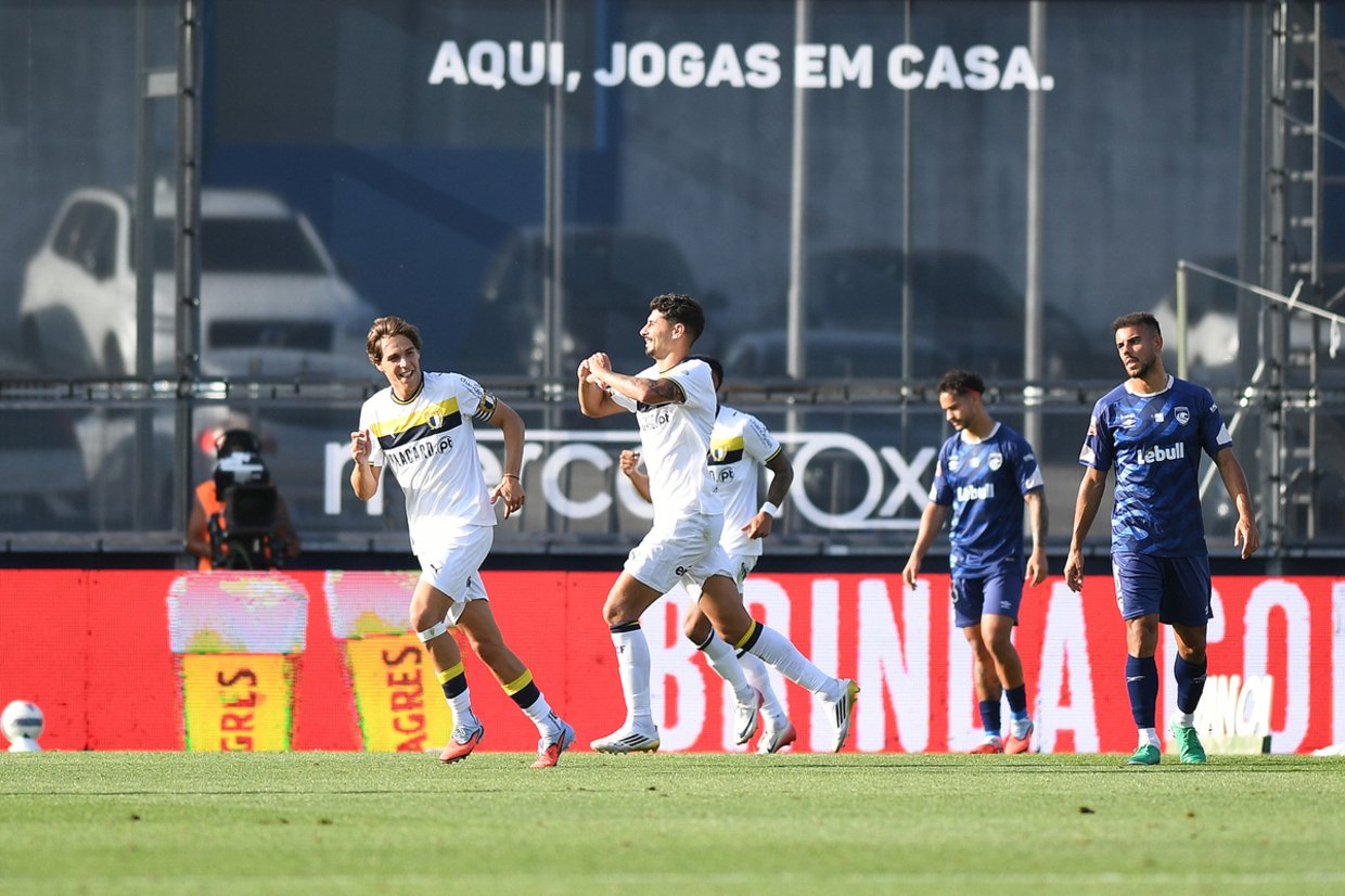 Famalicão arranca sem Aranda, mas torneira não se fecha graças a Gil Dias - zerozero.pt