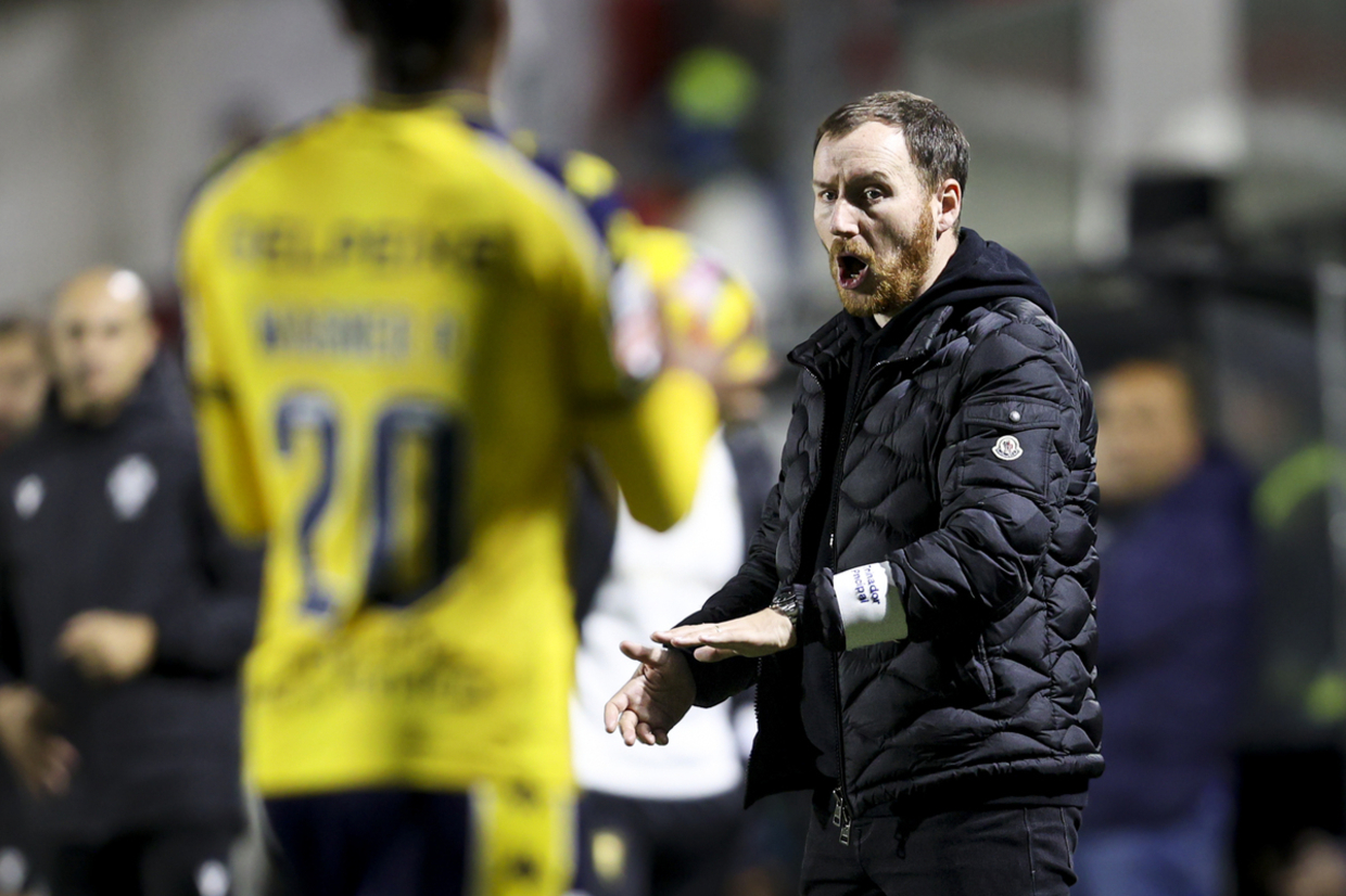 Ian Cathro critica Liga e incerteza no calendário: «Prometi levar a minha filha à Disneyland» - zerozero.pt