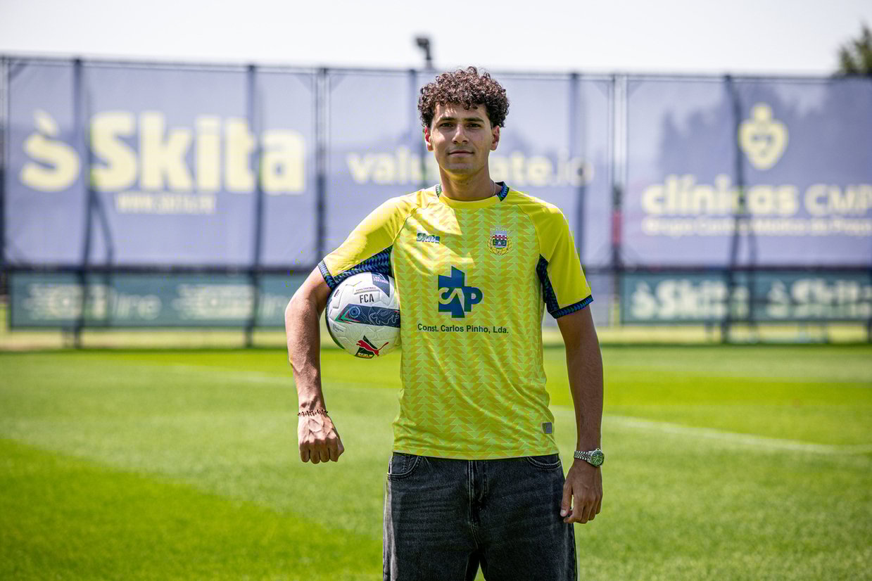 FC Arouca contrata defesa que pertence ao Fenerbahçe - zerozero.pt