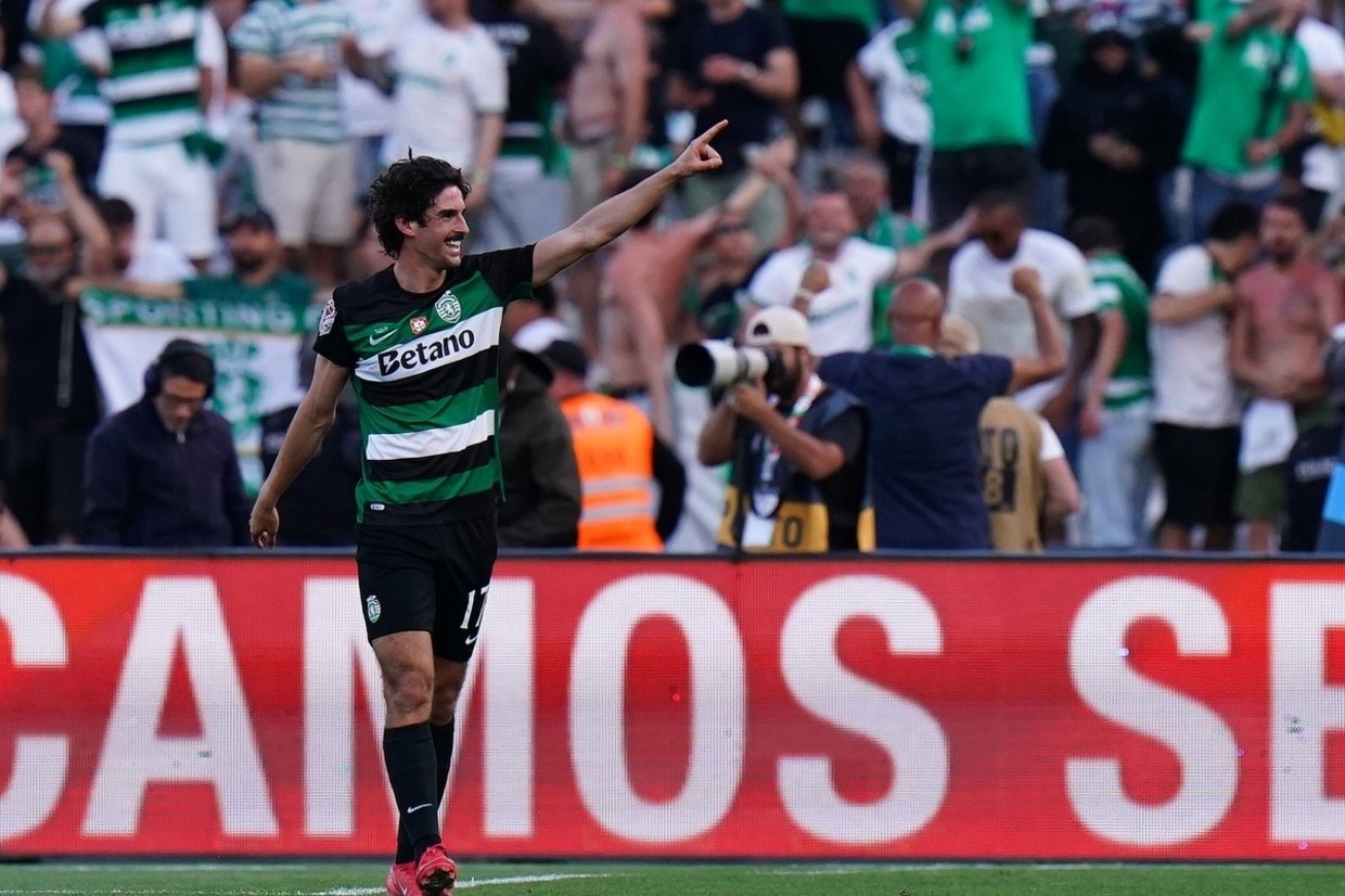 Sporting investe forte e passa a deter a totalidade do passe de Francisco Trincão - zerozero.pt