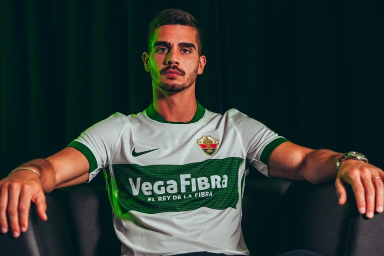 André Silva regressa a Espanha e é reforço do Elche - zerozero.pt