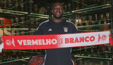 OFICIAL | Benfica reforça-se com poste que passou pelo Sporting - zerozero.pt