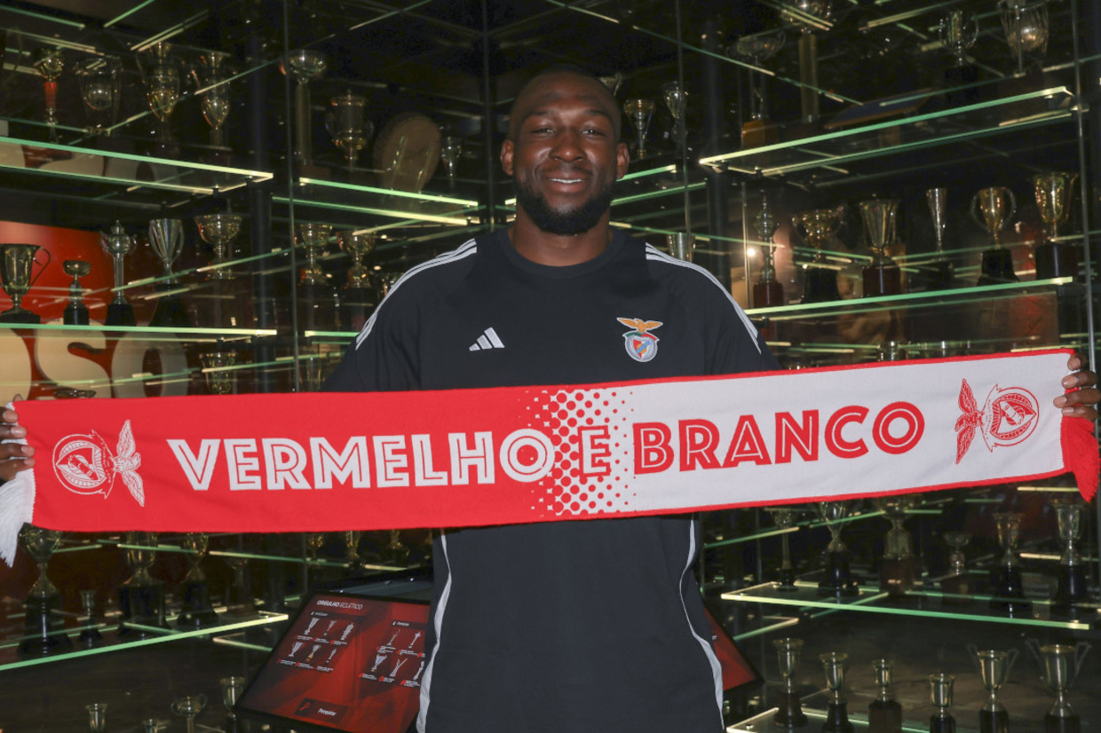 OFICIAL | Benfica reforça-se com poste que passou pelo Sporting - zerozero.pt