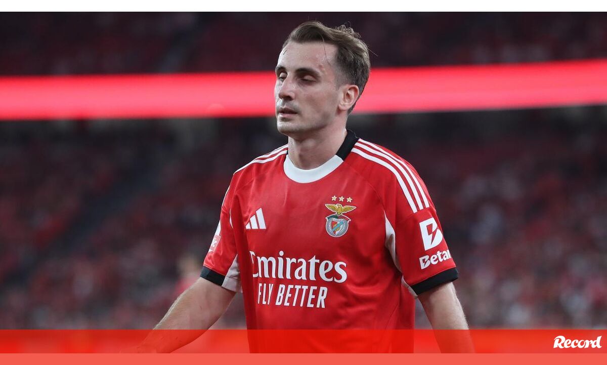 Aktürkoglu ficou incomodado com o 'timing' da entrada no Benfica-Tondela - Benfica