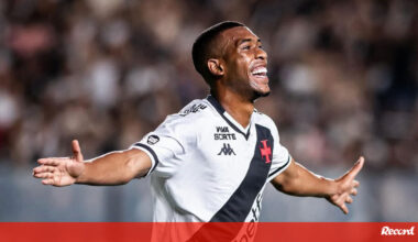 Notícia Record: FC Porto avança para fechar contratação de Rayan - FC Porto