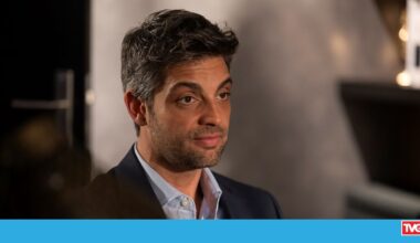 A Protegida. Maldade sem fim: Depois de assumir o namoro com Mariana, Hector vinga-se de JD e simula tentativa de espancamento - Novelas