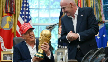Trump anunciou o sorteio do Mundial'2026, mas a notícia é o boné e uma fotografia - O Jogo