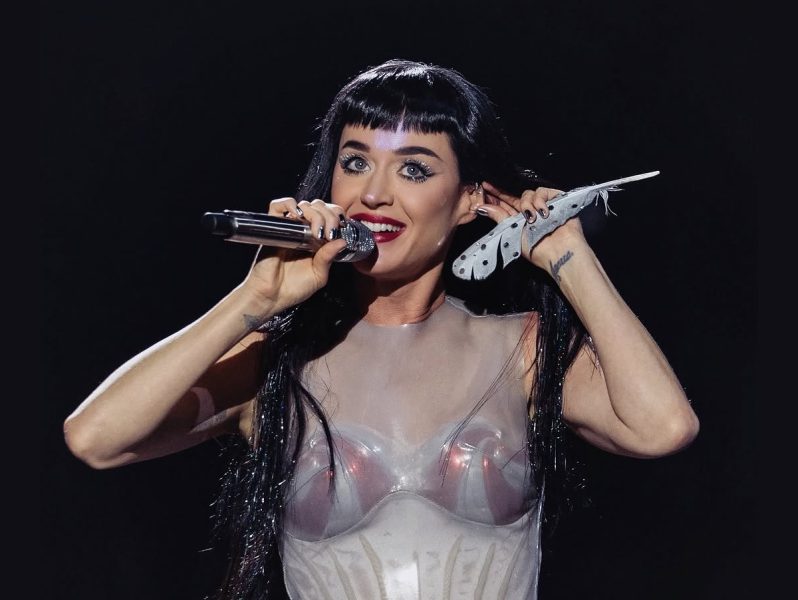 Katy Perry vai a jantar a dois com político: descubra quem!